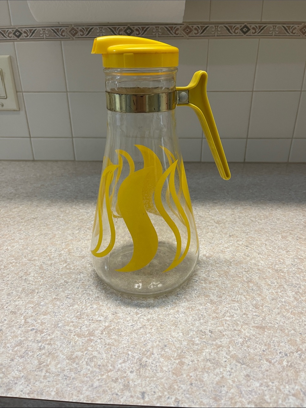 1960s EZ Pour juice decanter pitcher